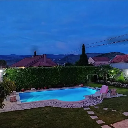 Rest House Azra Blagaj
