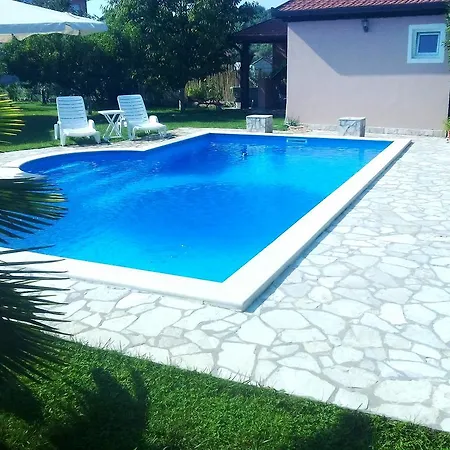 Rest House Azra