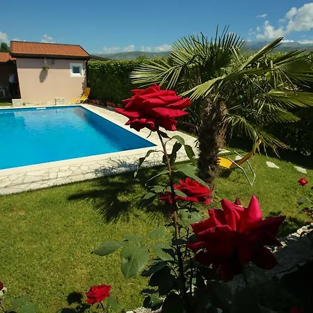 Rest House Azra
